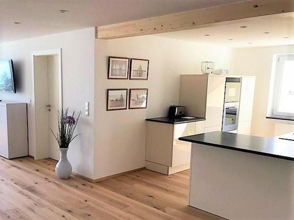 Bodensee Apartments Meersburg Sonnhalde ภายนอก รูปภาพ